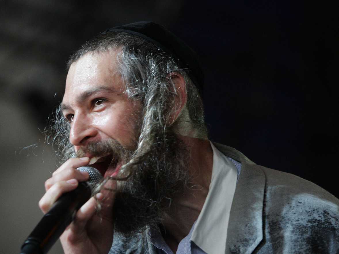 matisyahu-is-so-unrecognizable-after-shaving-his-beard-that-he-couldnt-get-into-sundance-parties